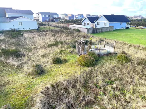 1449 Diamond Head Ave SW, Ocean Shores, WA 98569