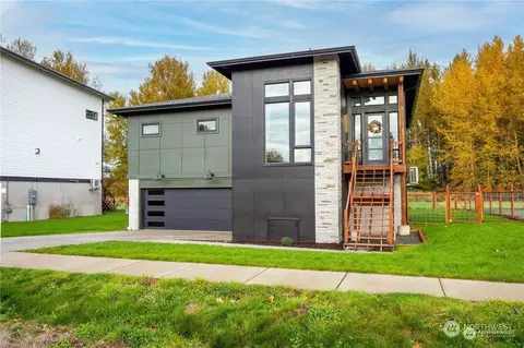 708 Garfeild St, Sumas, WA 98295