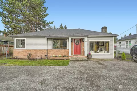 8517 Veterans Dr SW, Lakewood, WA 98498