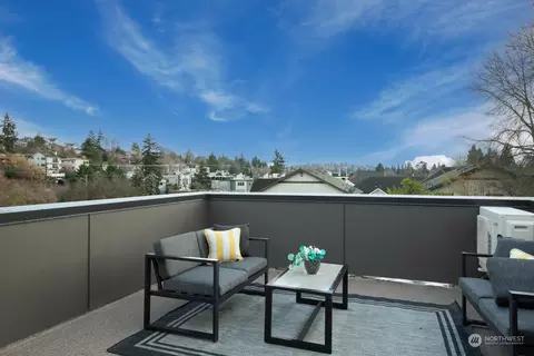 4826 40th Ave SW #B, Seattle, WA 98116