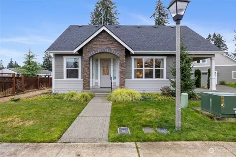 1050 11th Tee Dr #1, Tacoma, WA 98466