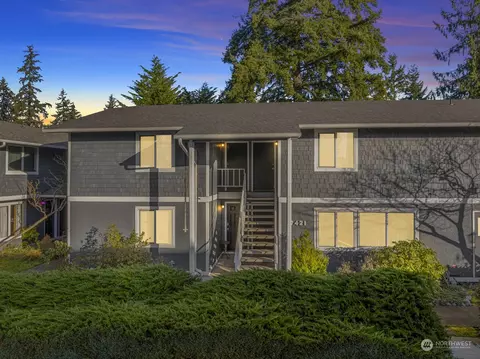 7421 212th St SW #14, Edmonds, WA 98026