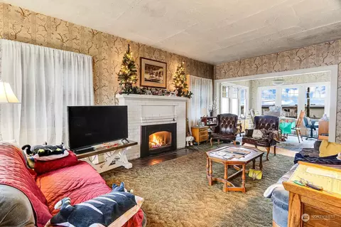 2416 Rucker Ave, Everett, WA 98201 photo 2