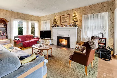 2416 Rucker Ave, Everett, WA 98201 photo 3