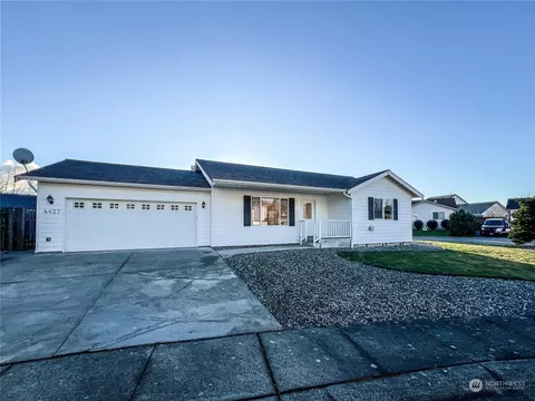 4427 Windlass Ln, Blaine, WA 98230