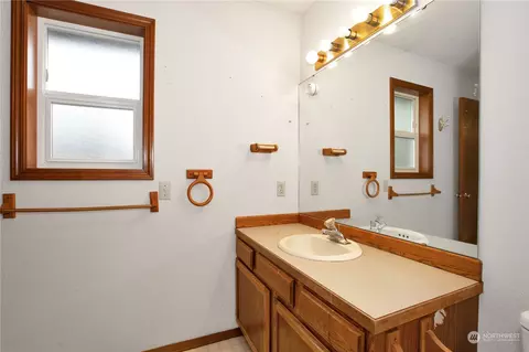 5921 Armour Loop SE, Olympia, WA 98513 photo 18