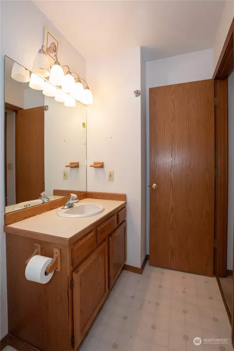 5921 Armour Loop SE, Olympia, WA 98513 photo 24