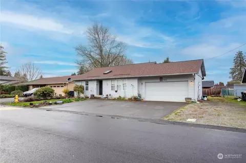 5921 Armour Loop SE, Olympia, WA 98513