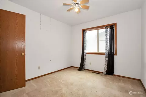 5921 Armour Loop SE, Olympia, WA 98513 photo 16