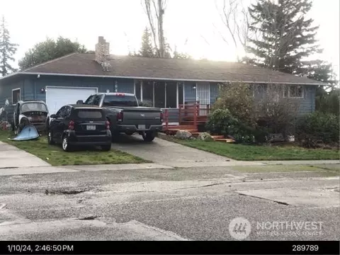1841 NE 9th Ave, Oak Harbor, WA 98277