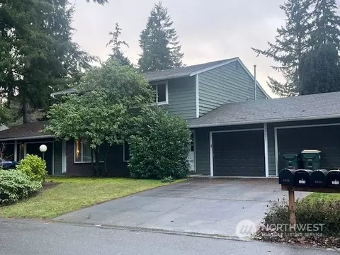 1033 Midway Dr NE, Lacey, WA 98516