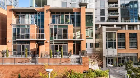10652 NE 9th Pl #TH-11, Bellevue, WA 98004