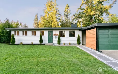 1009 Brentwood Pl, Fircrest, WA 98466