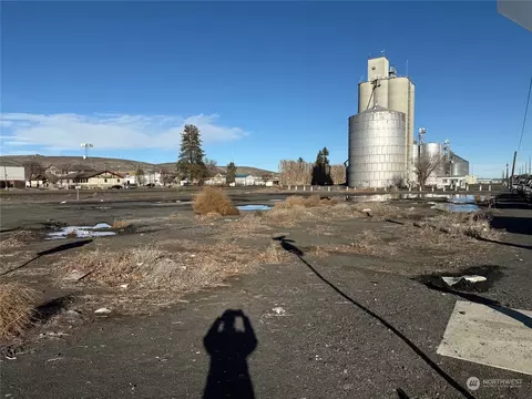 285 A St SE, Ephrata, WA 98823