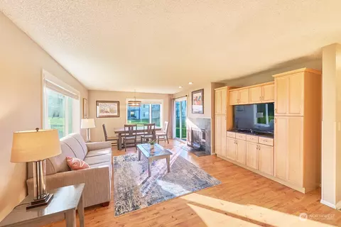 210 26th St NW #312, Long Beach, WA 98631