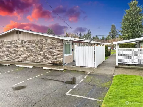 333 7th Pl SE # 3, Puyallup, WA 98372