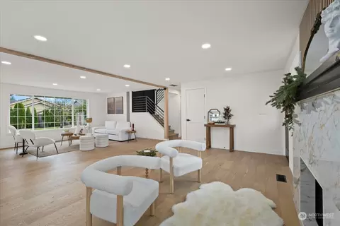 Living - 10907 23rd Dr SE, Everett, WA 98208 photo 2 of 4