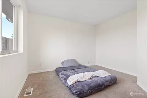 Bedroom - 380 Randall Pl, Enumclaw, WA 98022 photo 3 of 3