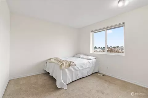 Bedroom - 380 Randall Pl, Enumclaw, WA 98022 photo 2 of 3