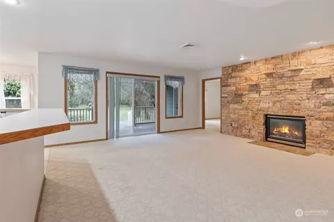 Living - 901 E St, Vader, WA 98593 photo 1 of 5