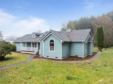 Exterior - 901 E St, Vader, WA 98593 photo 3 of 8