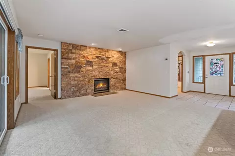Living - 901 E St, Vader, WA 98593 photo 3 of 5