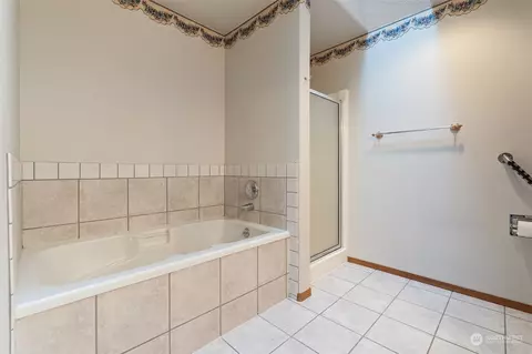 Bath - 901 E St, Vader, WA 98593 photo 3 of 3