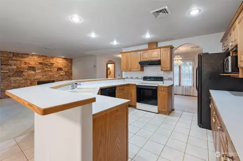 Kitchen - 901 E St, Vader, WA 98593 photo 3 of 4