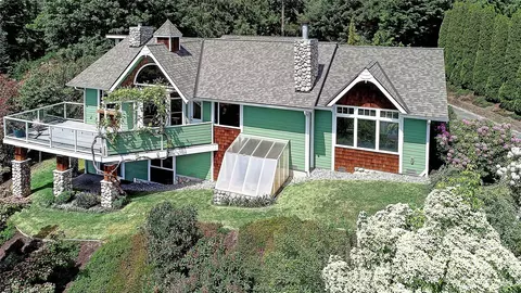 337 Moana Dr, Camano Island, WA 98282