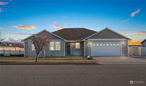 149 Sun Valley Dr, Wenatchee, WA 98801