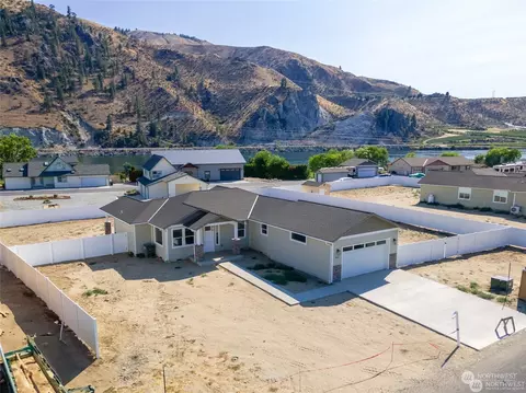 3862 Stayman Flats Rd, Chelan, WA 98816