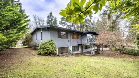 16559 SE 45th Pl, Bellevue, WA 98006