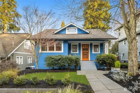 2926 Warren Ave N, Seattle, WA 98109