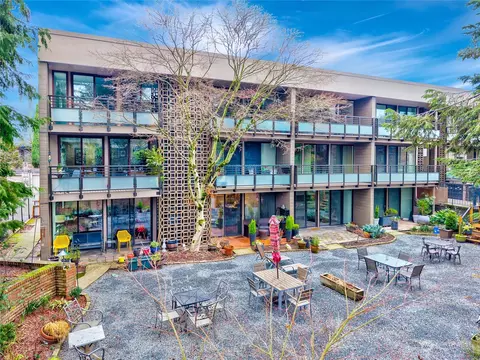 1616 41st Ave E #305, Seattle, WA 98112