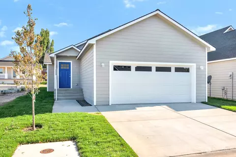 123 E 9th Ave #65, Moses Lake, WA 98837