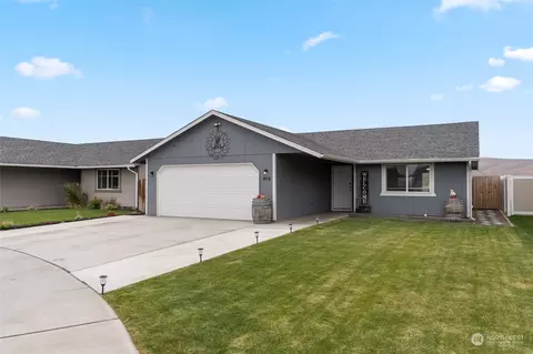 979 K St SE, Ephrata, WA 98823