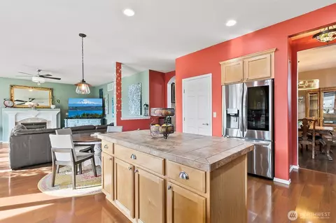 Kitchen - 218 Burr St NE, Orting, WA 98360 photo 5 of 7