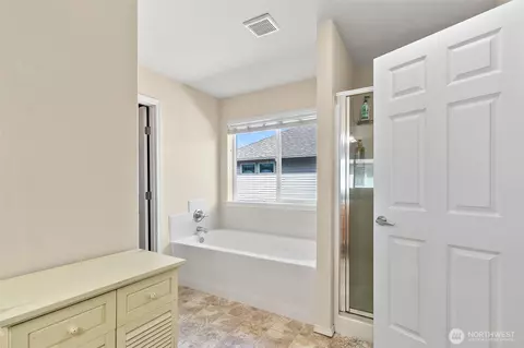 Bath - 218 Burr St NE, Orting, WA 98360 photo 3 of 3