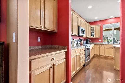 Kitchen - 218 Burr St NE, Orting, WA 98360 photo 1 of 7
