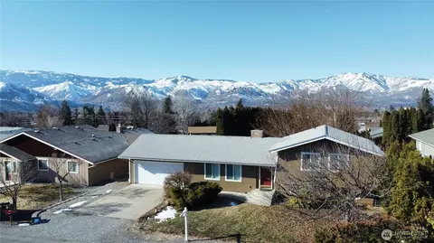 524 N Lander Ct, East Wenatchee, WA 98802