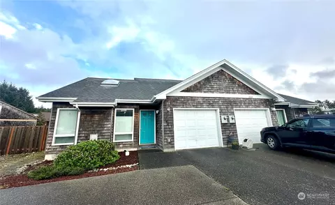 142 NW 28th St, Long Beach, WA 98631
