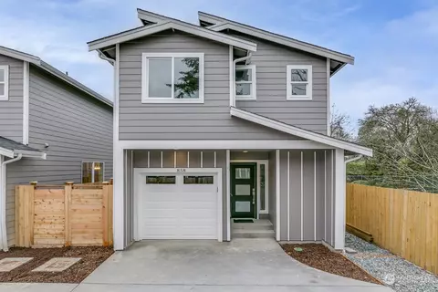 858 SW 136th St, Burien, WA 98166