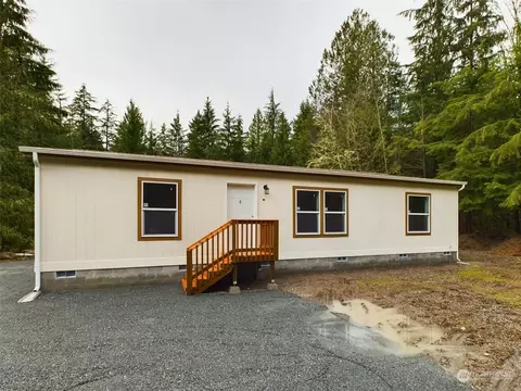 881 Ruby Valley Ct, Maple Falls, WA 98266