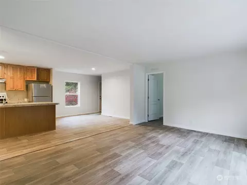 881 Ruby Valley Ct, Maple Falls, WA 98266 photo 2