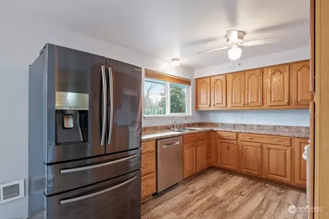 2325 Mcdougall Ave, Everett, WA 98201 photo 9
