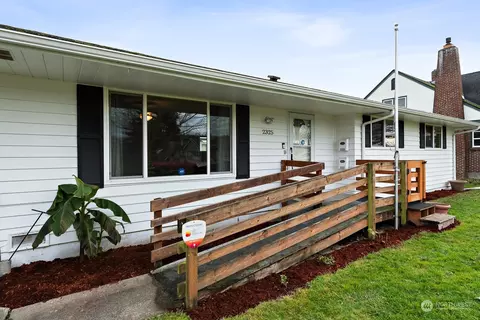 2325 Mcdougall Ave, Everett, WA 98201 photo 3