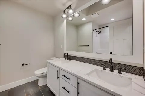 Bath - 20239 125th Ave NE #SM2-11, Bothell, WA 98011 photo 5 of 5