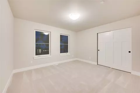 Bedroom - 20239 125th Ave NE #SM2-11, Bothell, WA 98011 photo 2 of 4