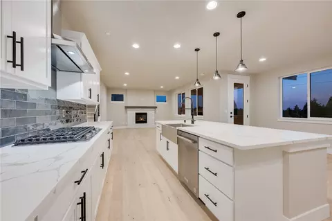 Kitchen - 20239 125th Ave NE #SM2-11, Bothell, WA 98011 photo 5 of 5