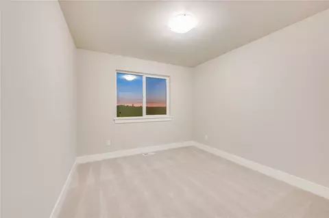 Bedroom - 20239 125th Ave NE #SM2-11, Bothell, WA 98011 photo 3 of 4